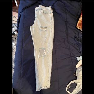 Light wash ripped denim jeans size 8 never worn